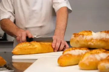 Hvad kan svaret til 'bagværk' i krydsord være?